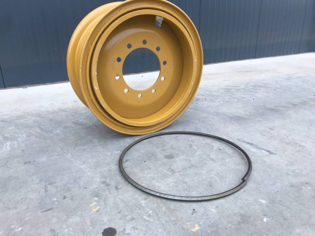 CAT 140H Rims