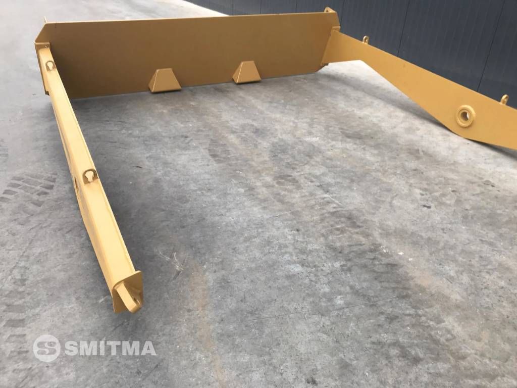 CAT 725C