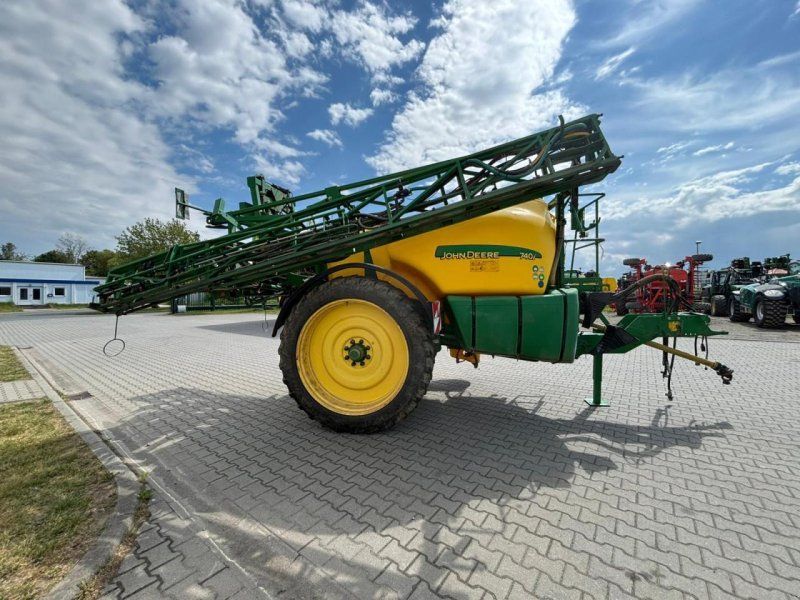 John Deere 740i
