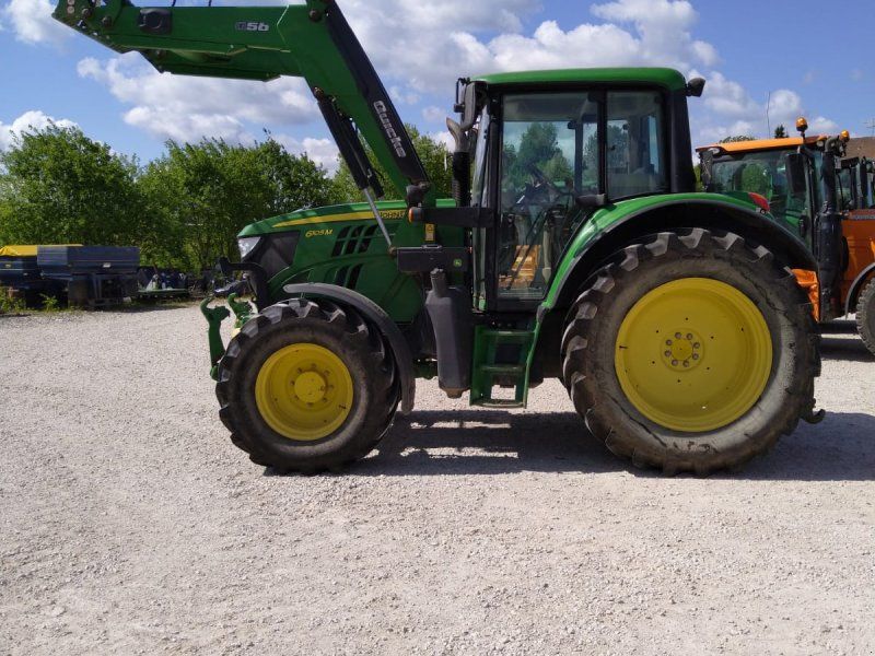 John Deere 6105M