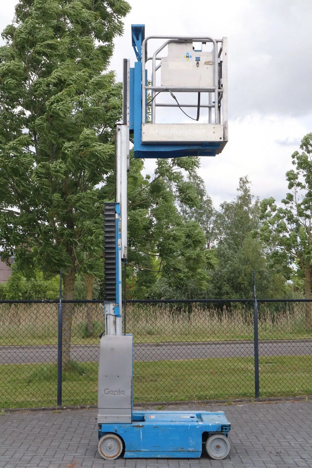 Genie GR-12 | 5.45 METER | 227 KG | MULTIPLE UNITS