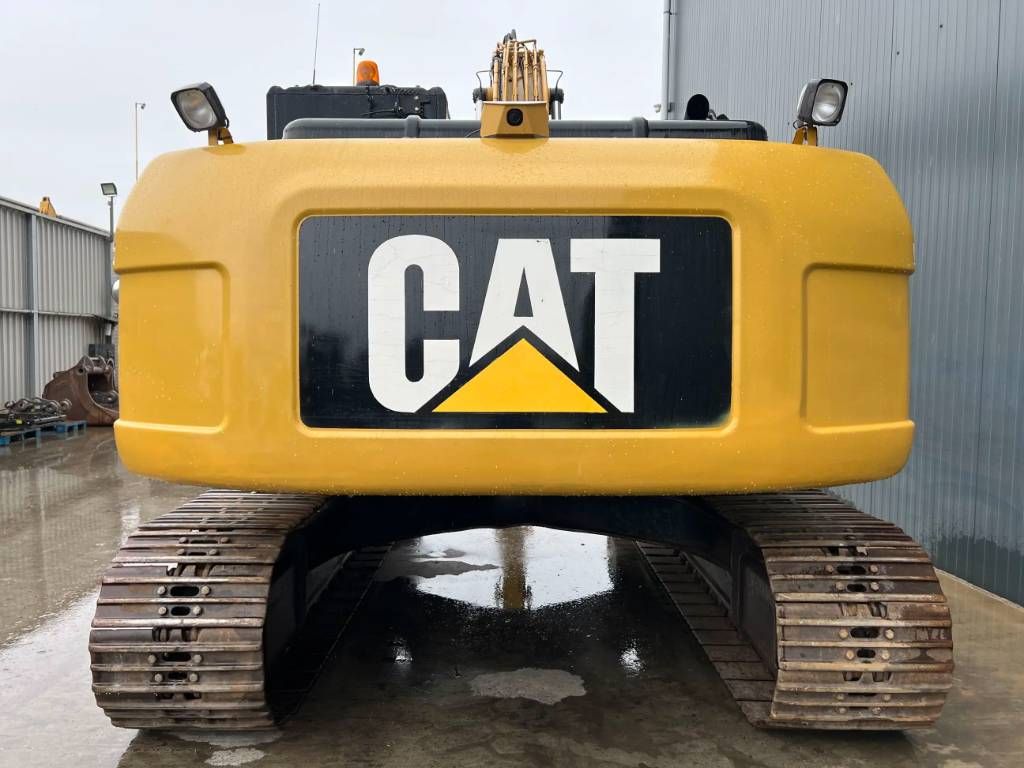 CAT 323D L