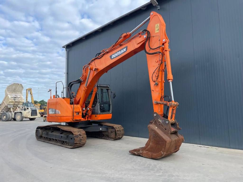 Doosan DX235LCR