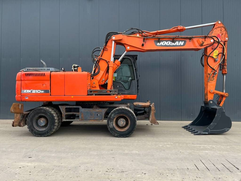 Doosan DX210W