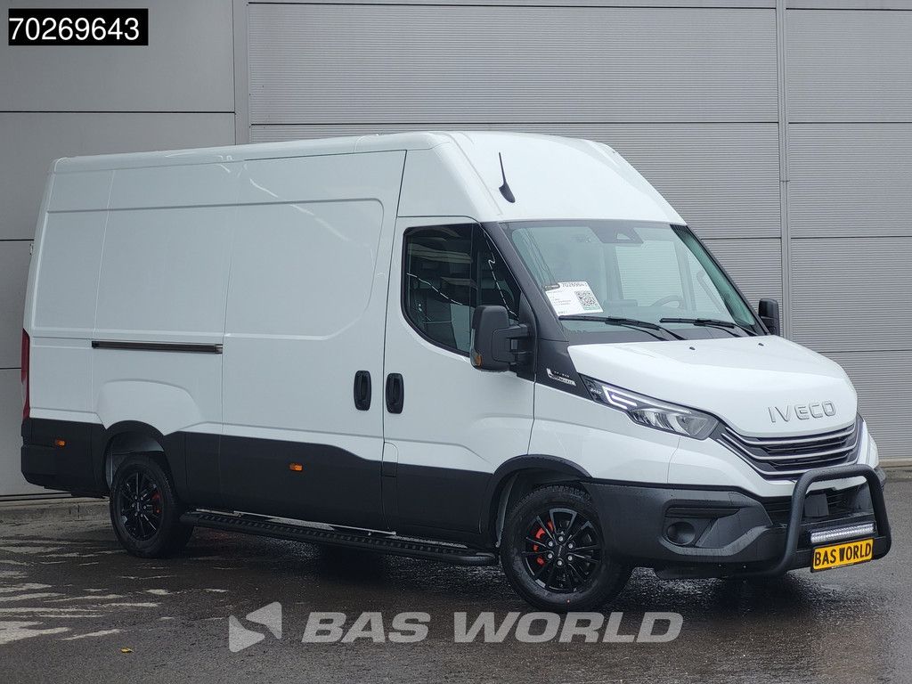 Iveco Daily 35S21 3.0L Automaat Black Edition 2025 model L2H2 Trekhaak Tacho ACC LED CarPlay Velgen Camera 12m3 Airco Trekhaak