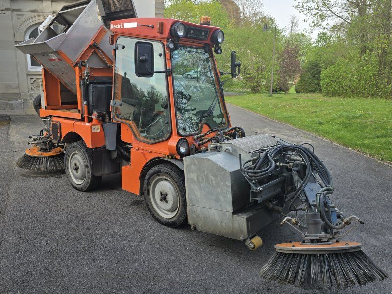 Kubota Rasant KT50 mit Kehr-, Saugaufbau+Kipperbrücke+Salzstreuer(Winte