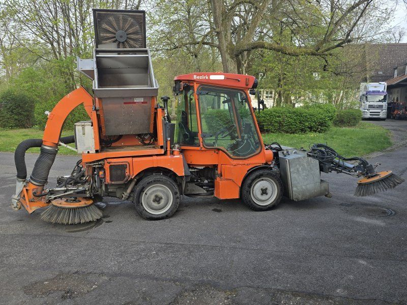 Kubota Rasant KT50 mit Kehr-, Saugaufbau+Kipperbrücke+Salzstreuer(Winte