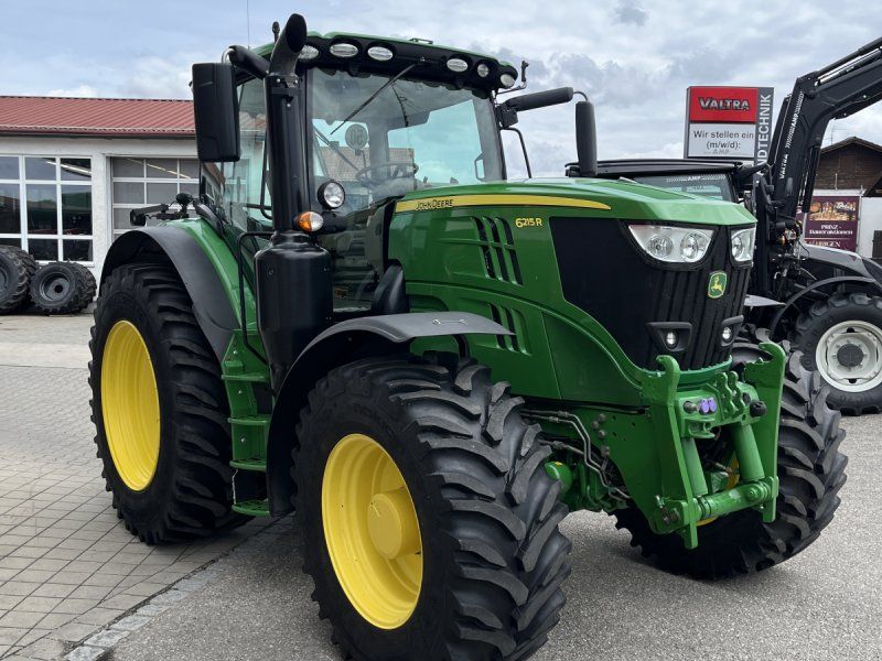 John Deere 6215R
