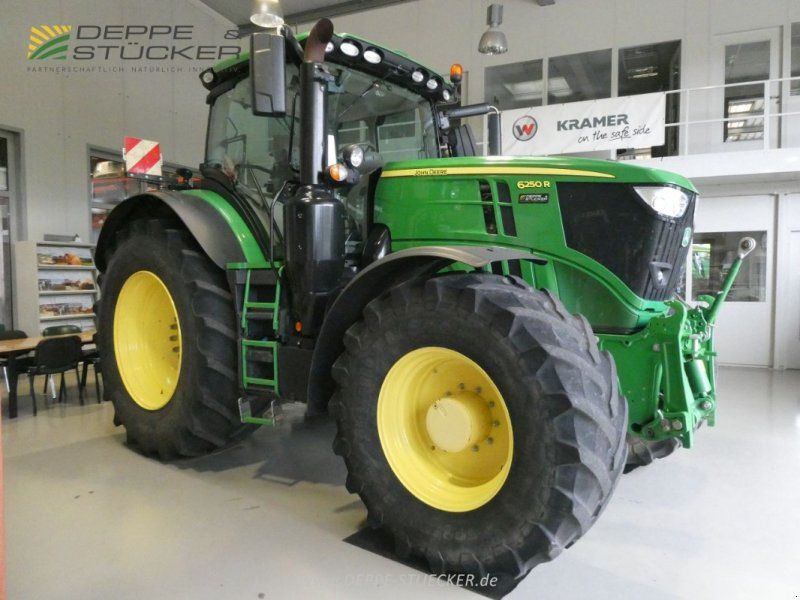 John Deere 6250R