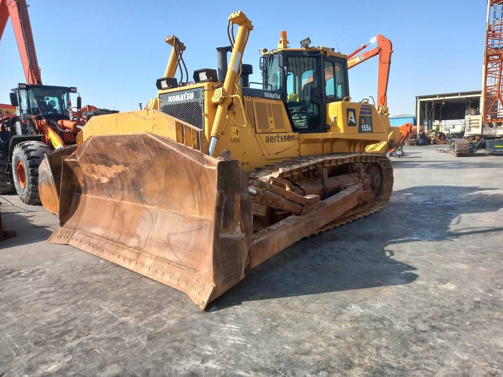 Komatsu D155A-6R (4 pieces available - Abu Dhabi)