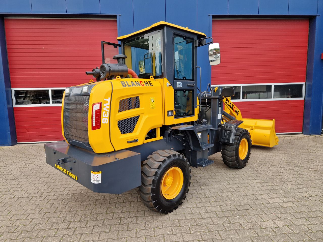 BLANCHE TW36 SHOVEL MET CABINE 3000 KG NIEUW