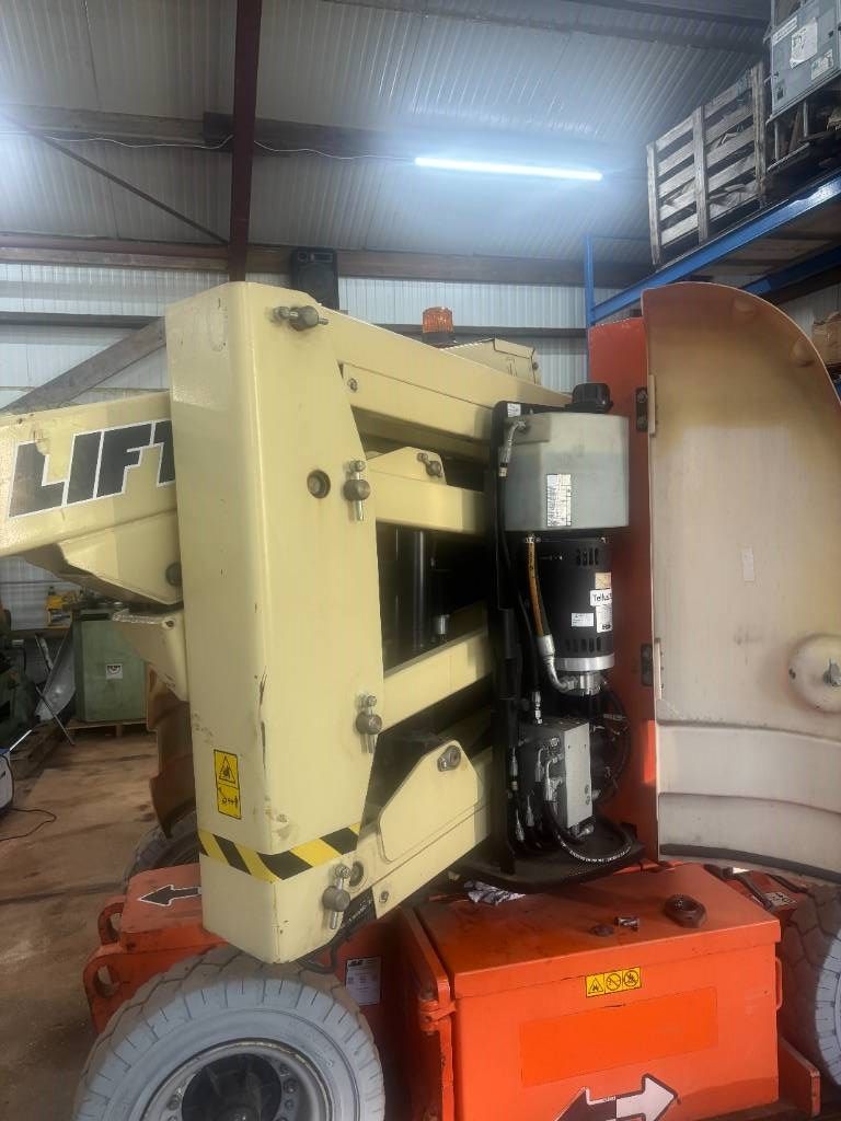 JLG E 300 AJP 12m JLG knikarmhoogwerker telescoop