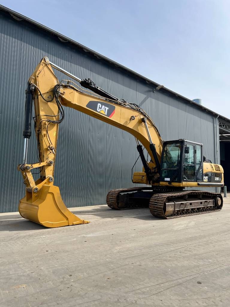 CAT 329D LN