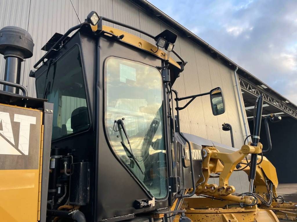 CAT 160M (140)