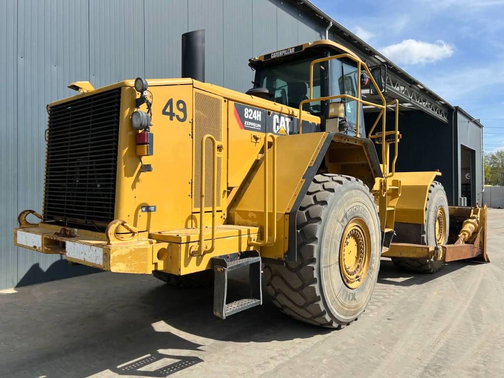CAT 824H