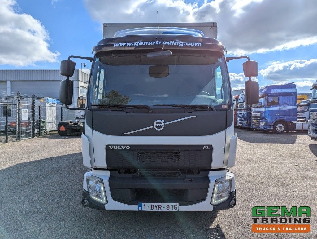 Volvo FL250 4x2 Daycab Euro6 GeslotenBak 7.25M + Laadklep 2000KG - HH Vloer