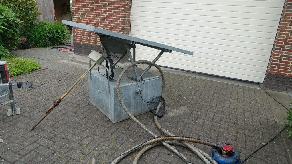 Plasdraspomp op aanhangwagen afzetbaar