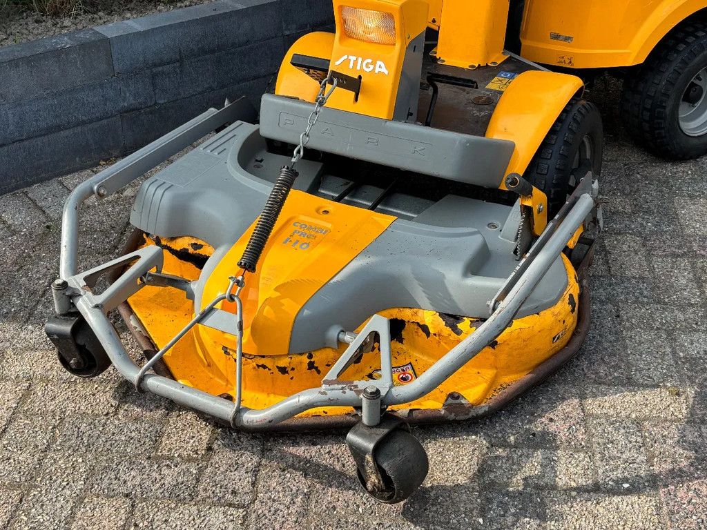 Stiga Park Zitmaaier gebruikte frontmaaier dek defect