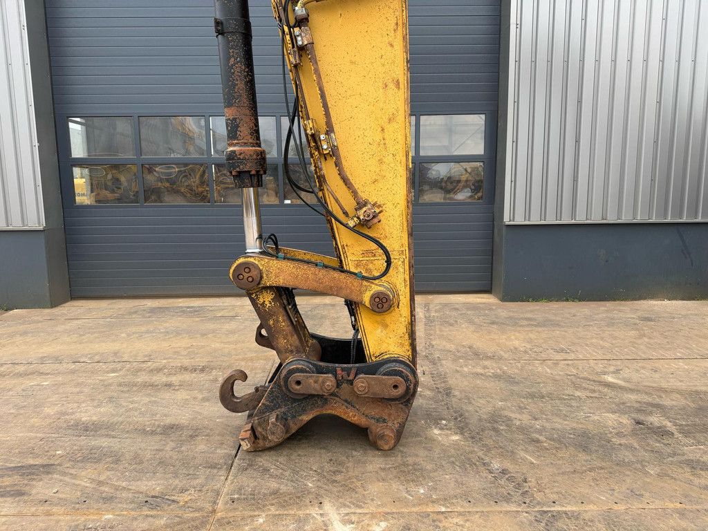 Caterpillar 352F