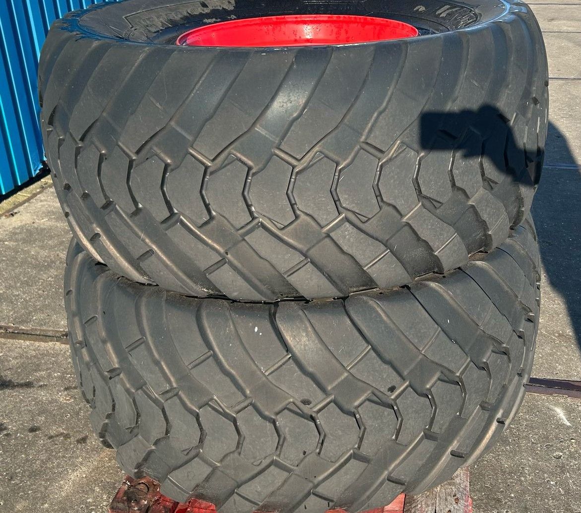 Michelin VF 560/60R22.5 op Fendt velgen 8-gaats