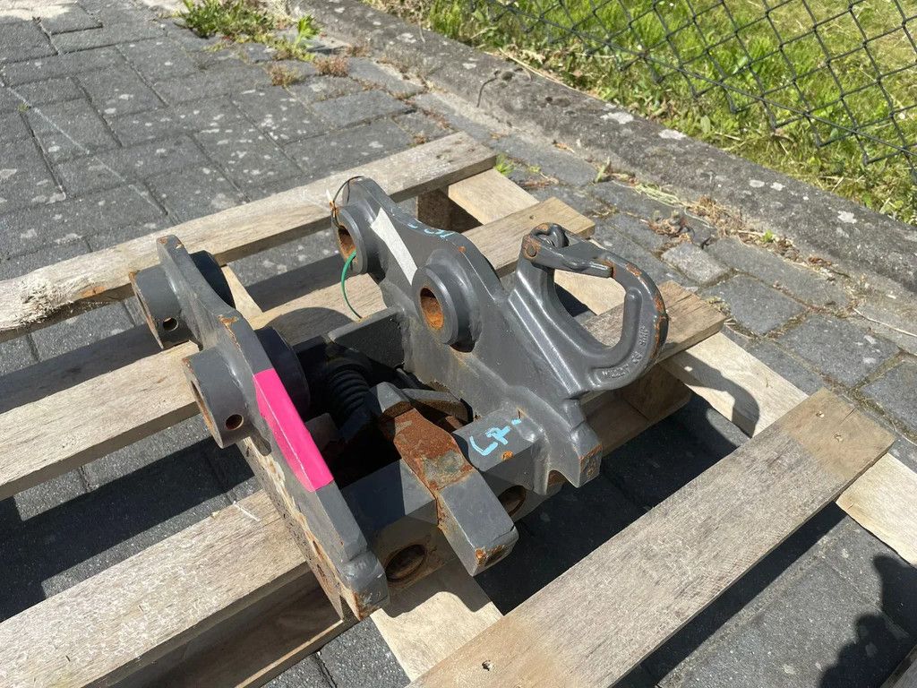 SMP S60 | HALF-AUTO QUICK COUPLER | SNELWISSEL | VOLVO EC18