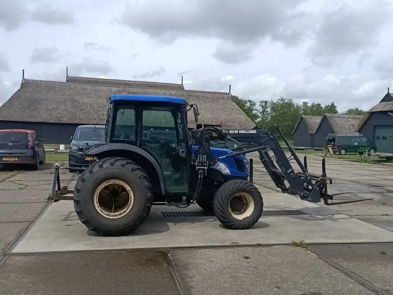 New Holland TN60DA TN60D met voorlader 520TL en vork