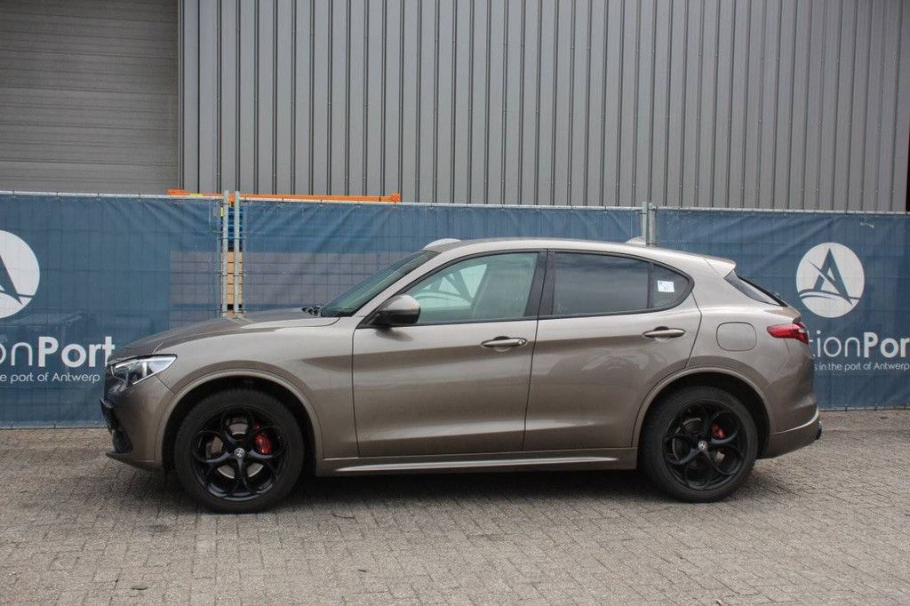SUV Alfa Romeo Stelvio Benzine 210pk 2021