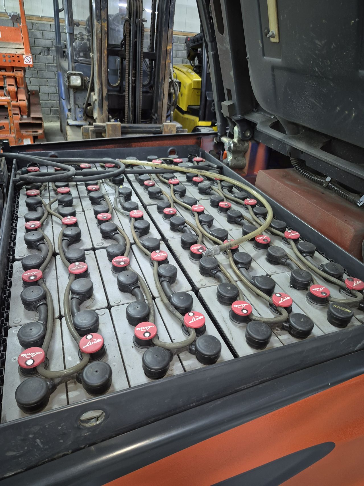 Linde E25-01 bj 2020 triplex sideshift vorkversteller 3880 uur