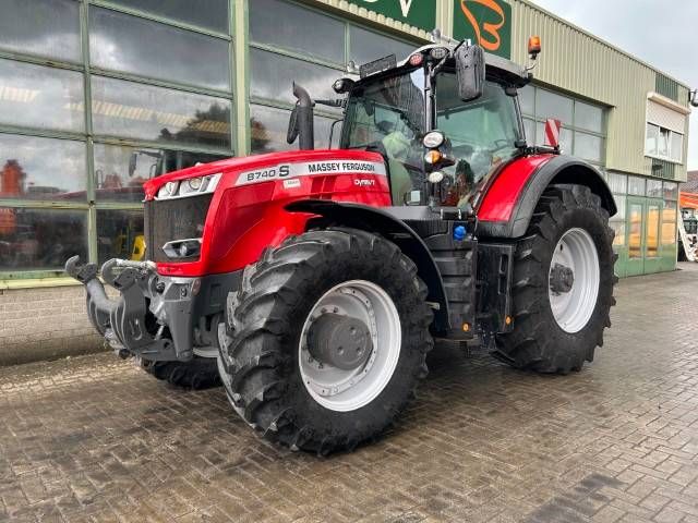 Massey Ferguson 8740 S