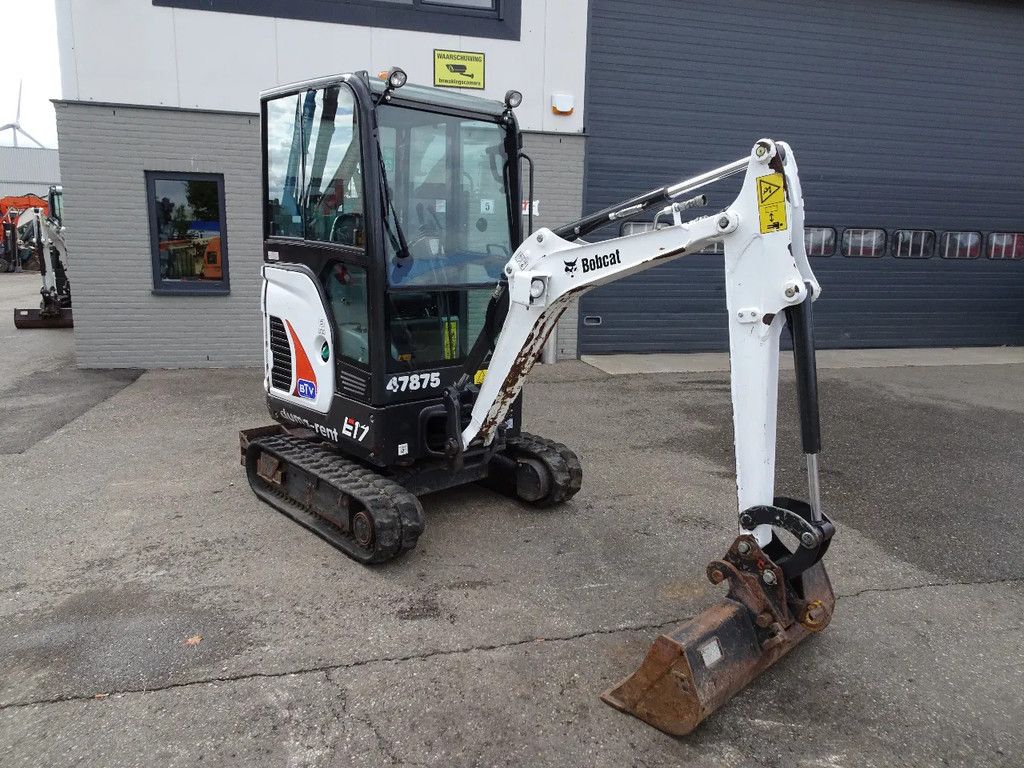 Bobcat E17