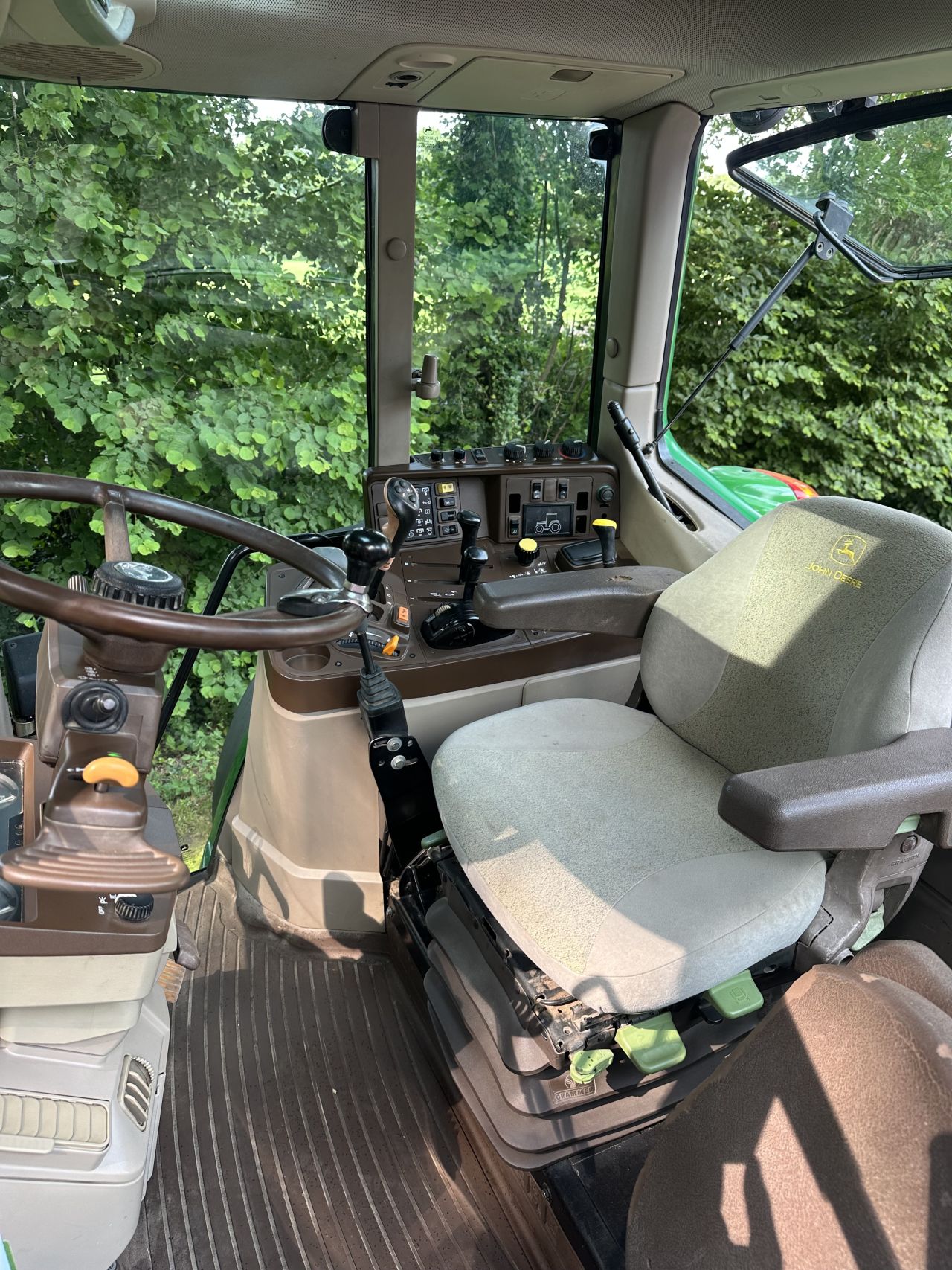 John Deere 6320
