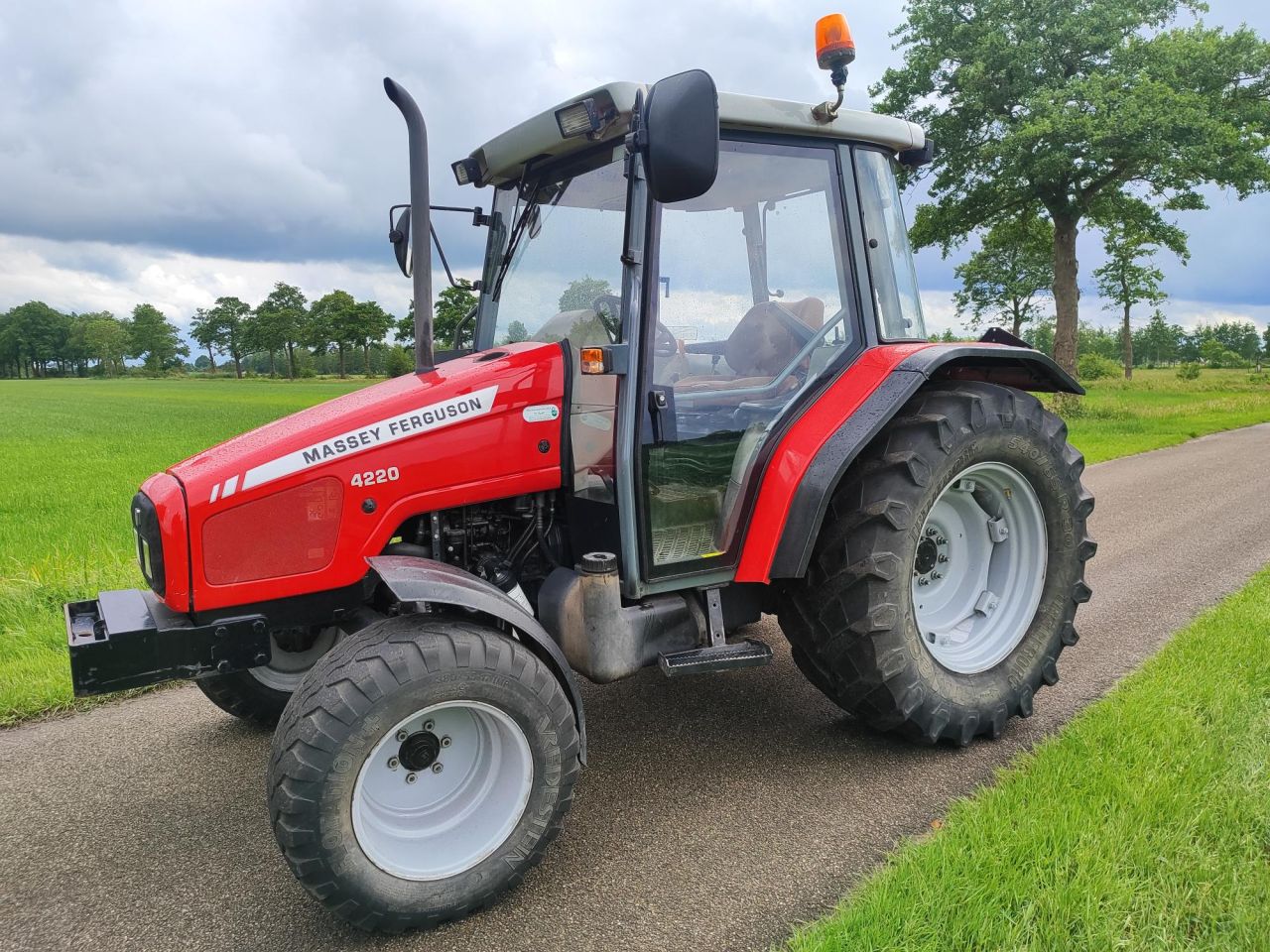 Massey Ferguson 4220