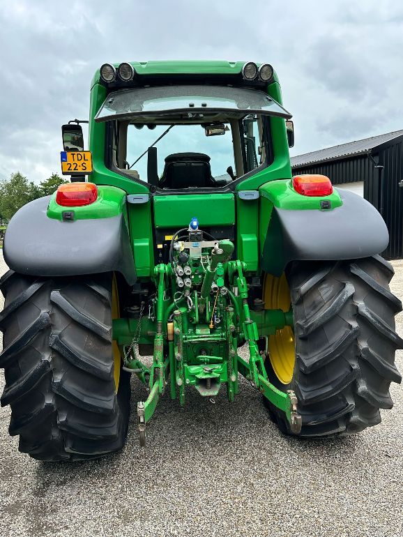 TE KOOP: zeer nette JOHN DEERE 6520