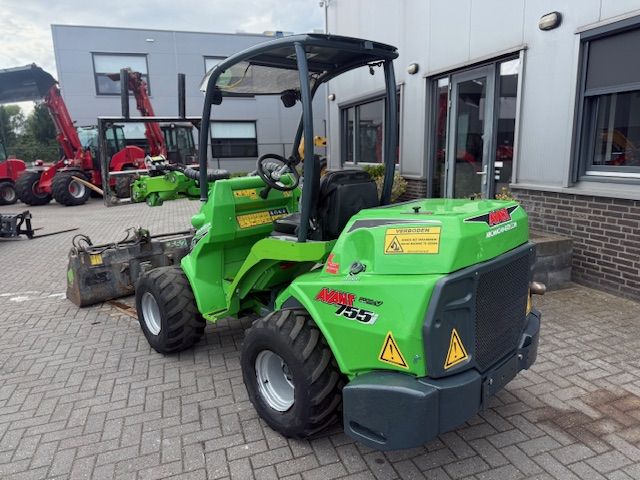 Avant 755I bj2021 70pk 4cil 1.5T hefverm Minishovel Kniklader
