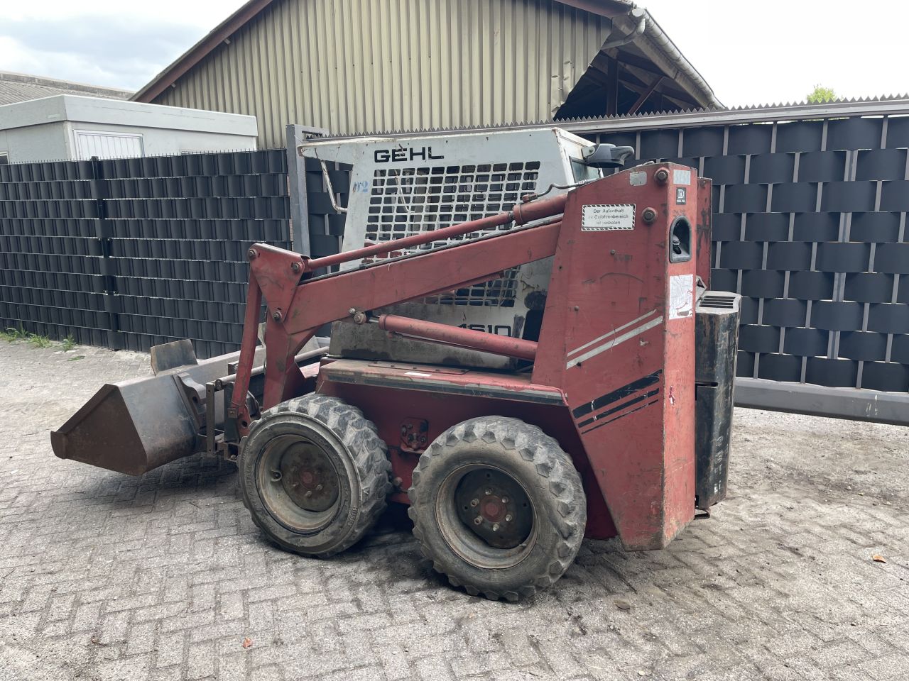 Gehl max schranklader bobcat toyota shovel
