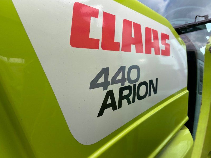 Claas Arion 440
