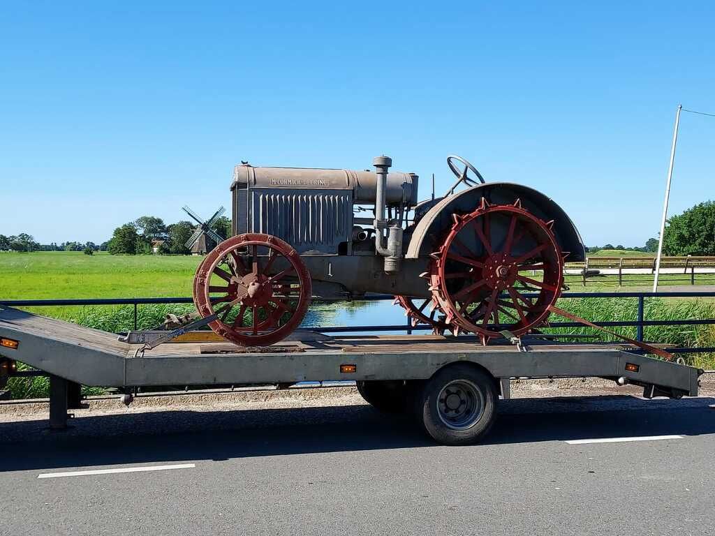 Porsche,Farmall 100, Mc Cormick Deering, Vierzon