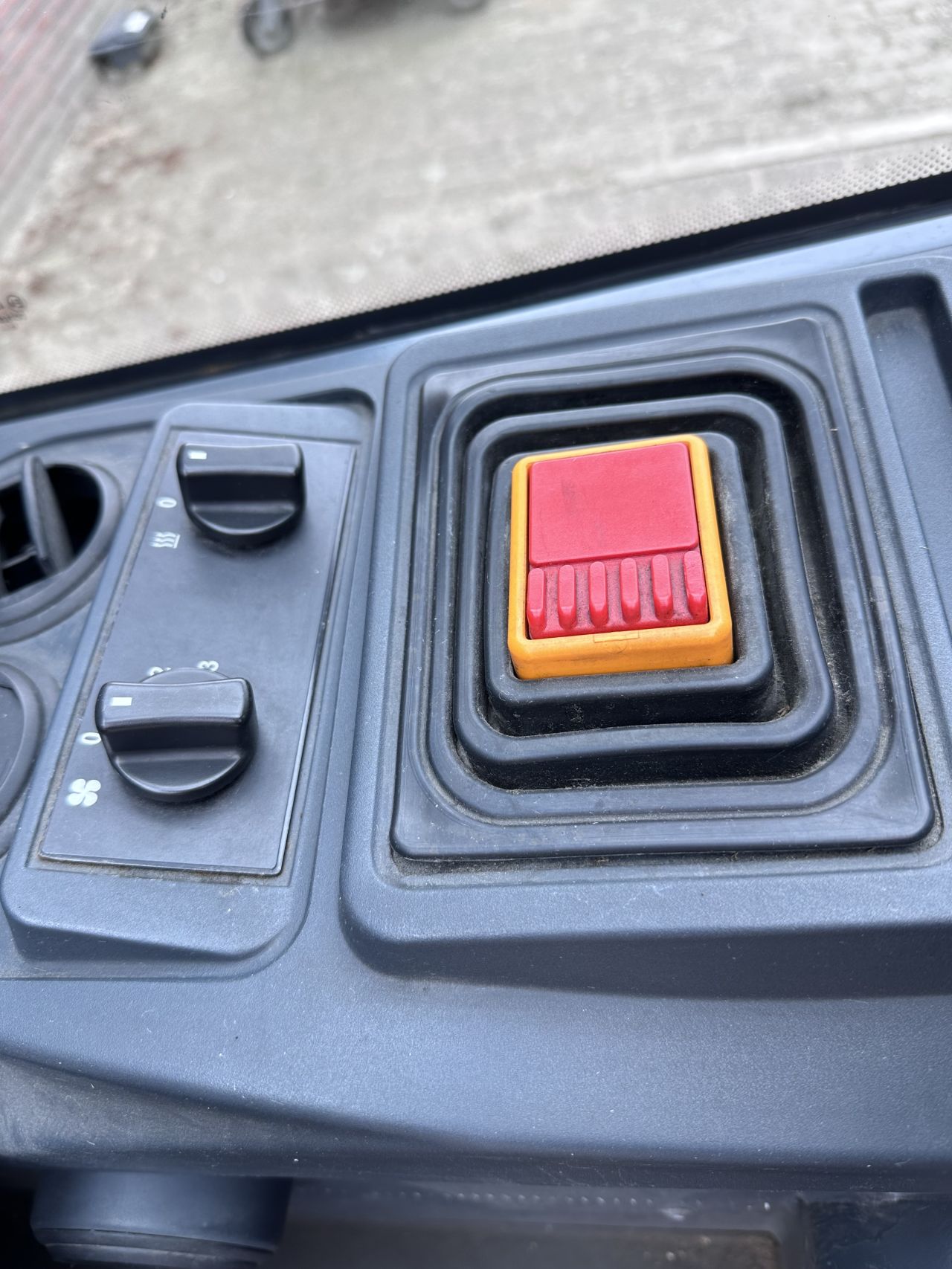 Jungheinrich EFG425K 2500kg 2200 uur triplo elektrische heftruck