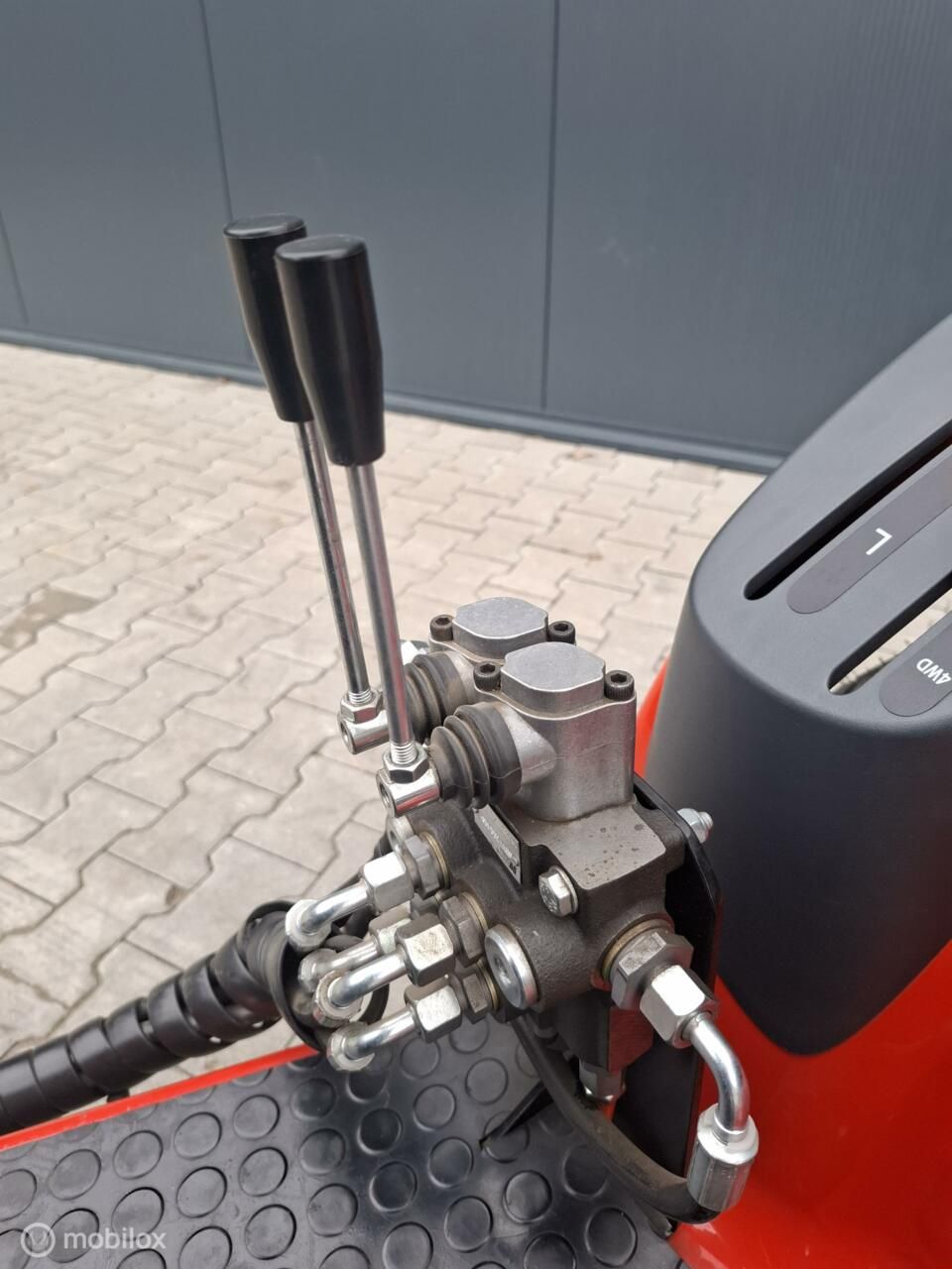 Jong gebruikte Zetor HT20 mini tractor hst met klepelmaaier