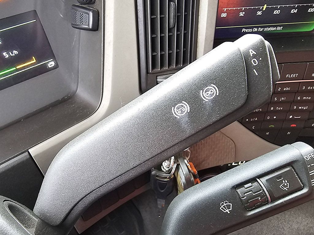 VOLVO FM 370 19.5t 2.5t lift airc