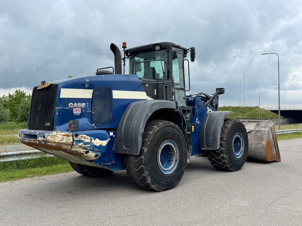 Case 921E