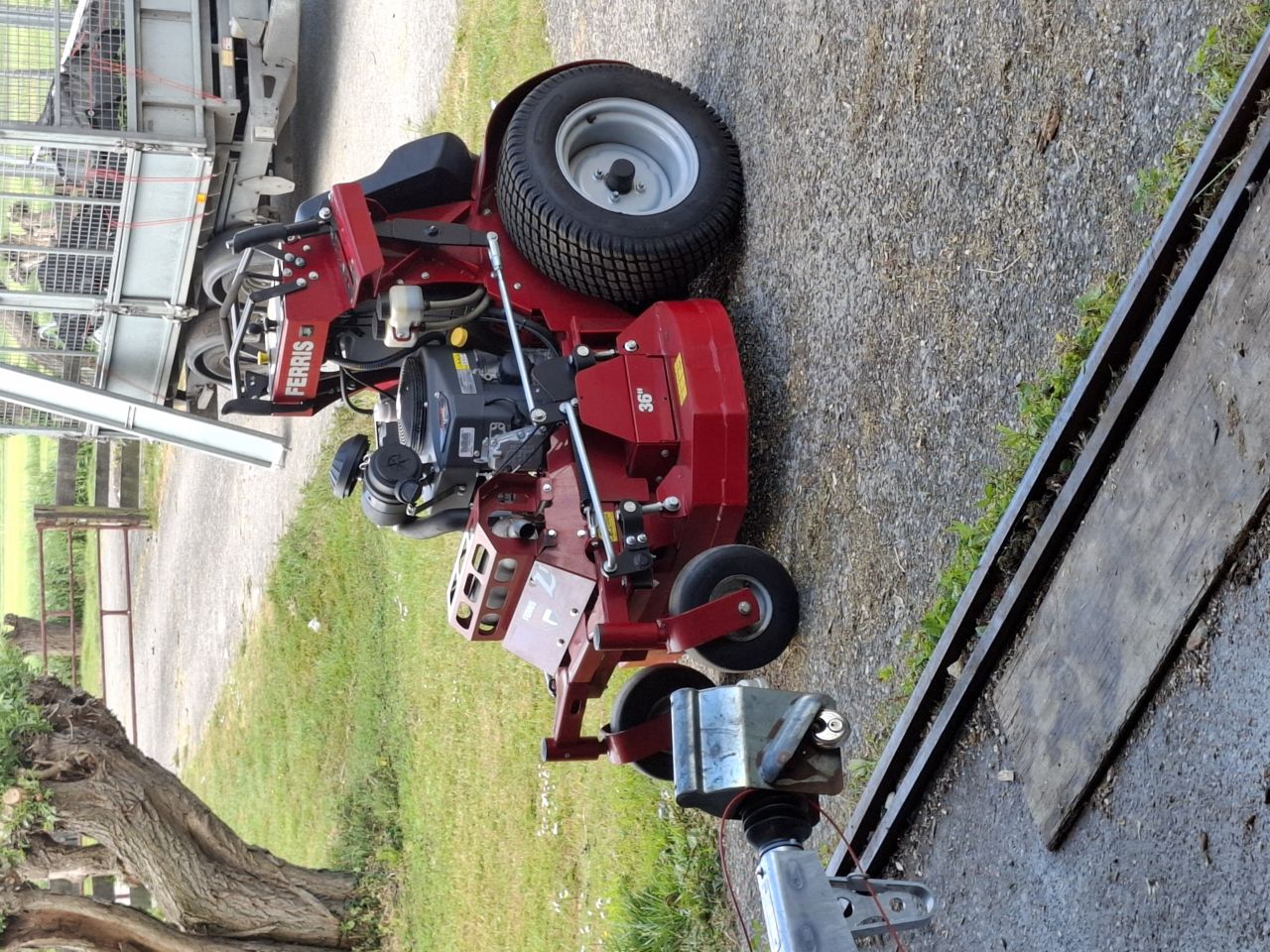 Ferris Z1 36 inch stand on