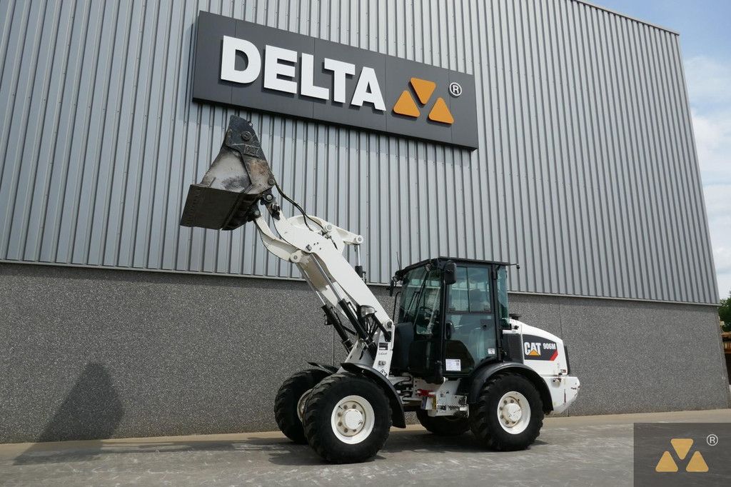 Caterpillar 906M