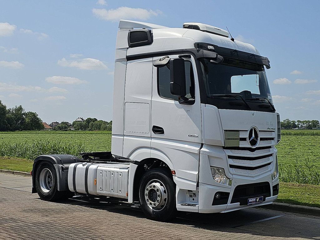 MERCEDES-BENZ ACTROS 1845 LS streamspace 2x tank