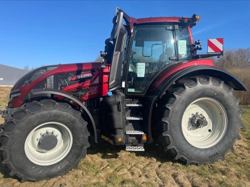 Valtra Q265