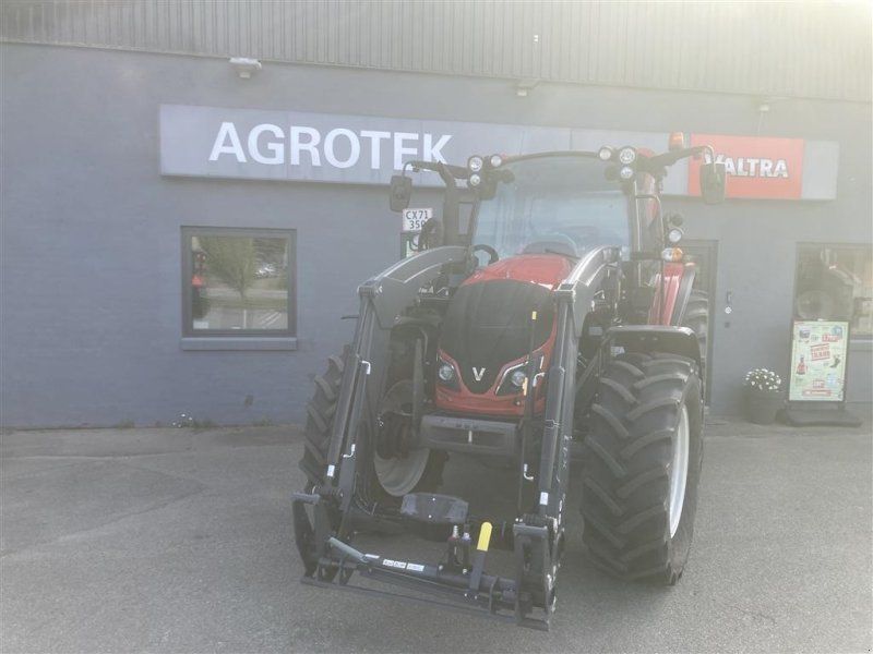Valtra A114 H4 Få timer som ny