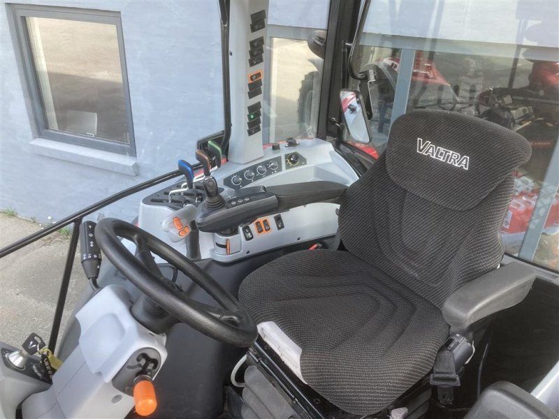 Valtra A114 H4 Få timer som ny