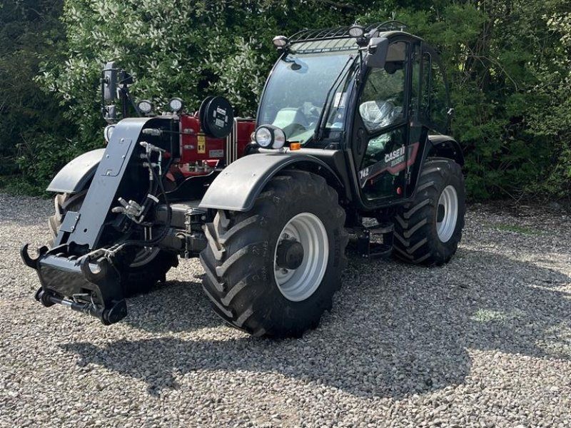 Case IH 742 Farmlift