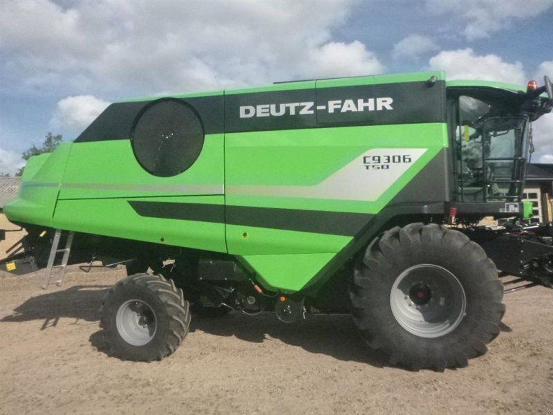Deutz-Fahr C9306 TSB KUN 911 timer. Årgang .