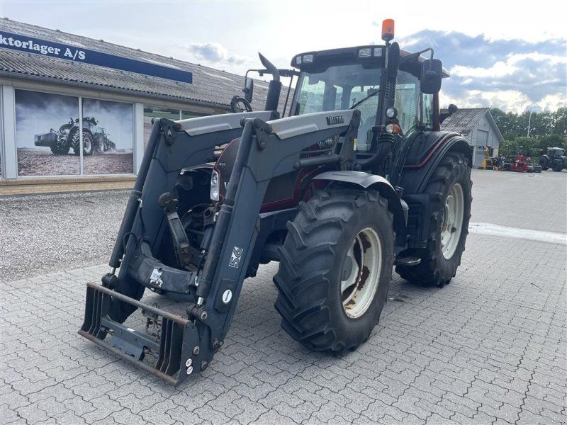 Valtra N123 H5 Frontlift og frontlæsser